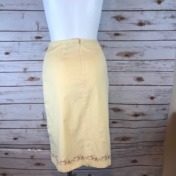 Vintage Gap Stretch embroidered Skirt - 2 - Picture 2 of 11